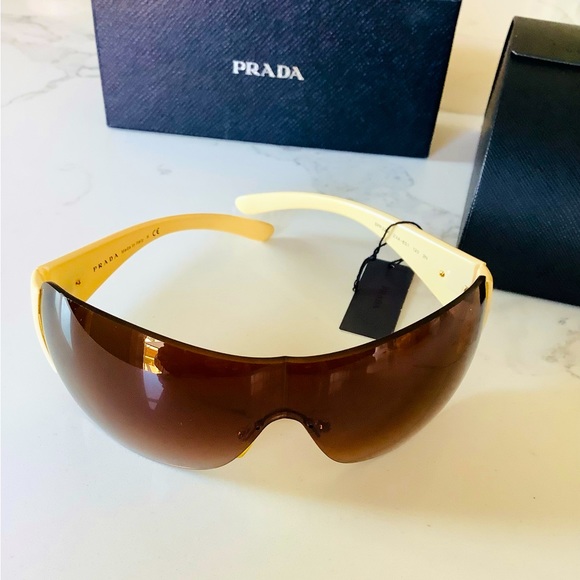 Authentic PRADA sunglasses 😎 - Picture 4 of 9
